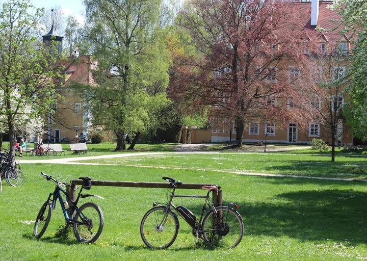 Bio Gasthaus & Biergarten Schloss Blumenthal